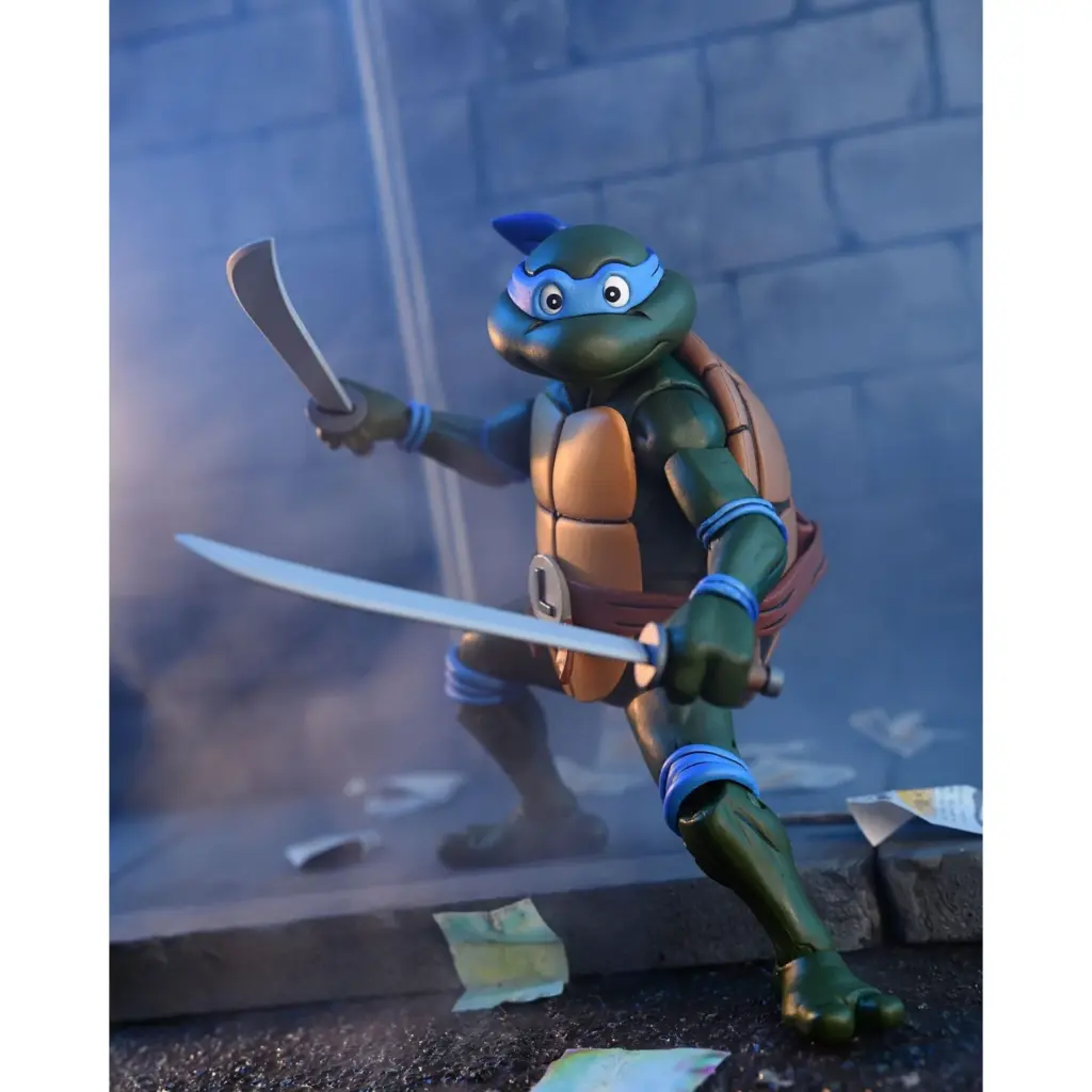 02. NECA Teenage Mutant Ninja Turtles Leonardo (Cartoon) Figura, 18cm