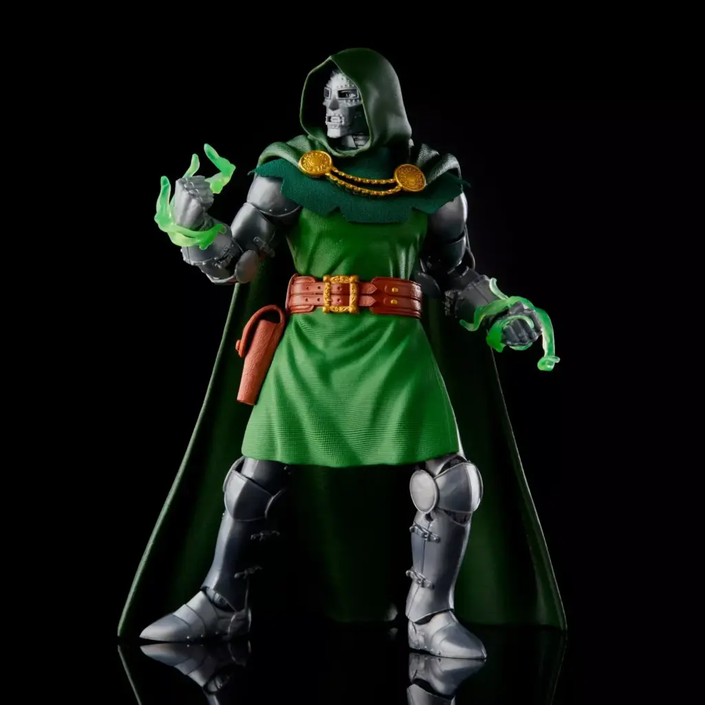 03. Marvel Legends Series Fantastic Four Dr. Doom Figura, 15cm
