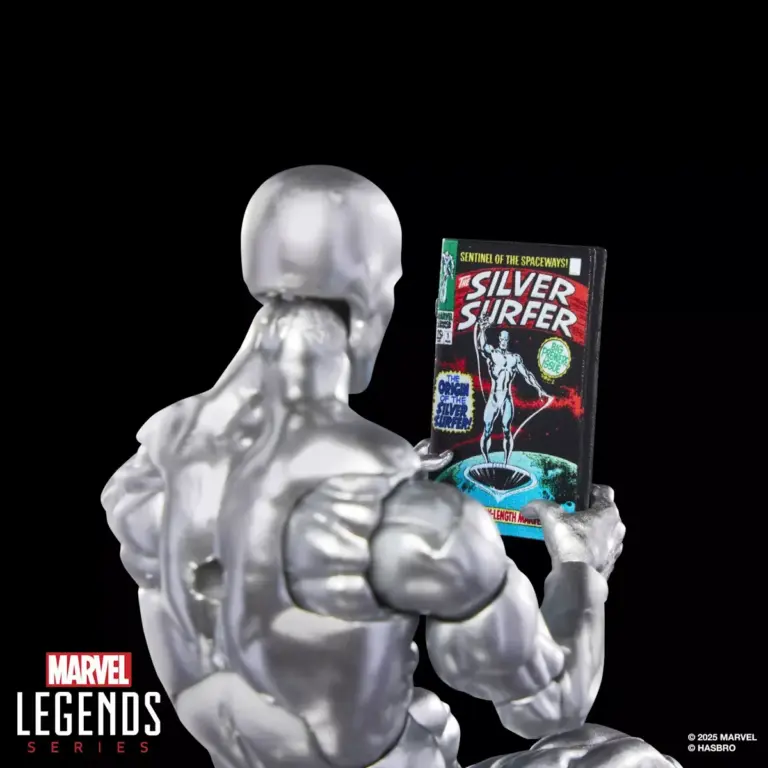 04. Marvel Legends Series Silver Surfer Figura, 15cm
