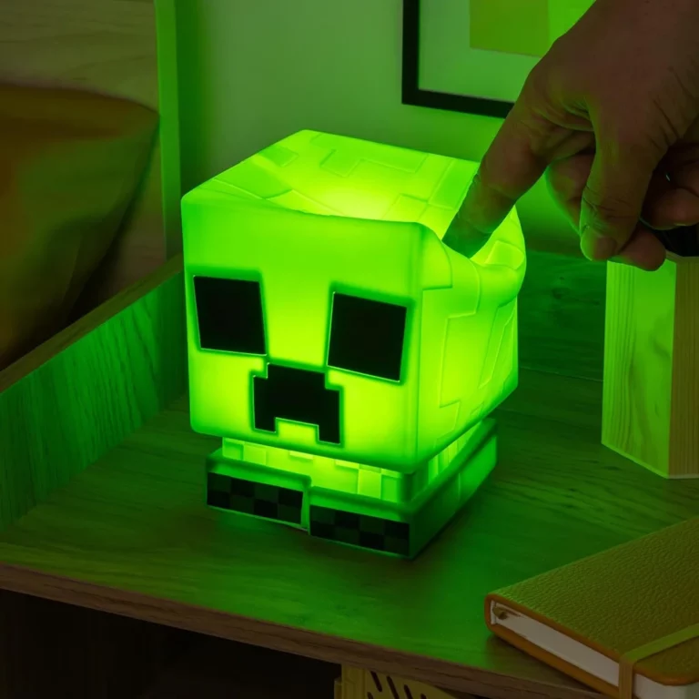 04. Paladone Minecraft Creeper SquishyGlo Silicone Light