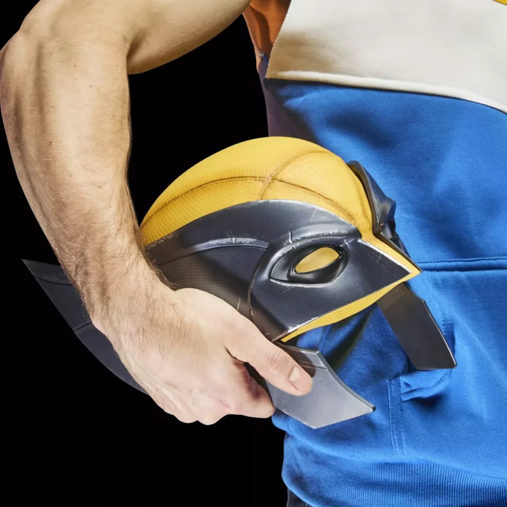 06. Marvel Legends Series Wolverine Premium Roleplay Mask