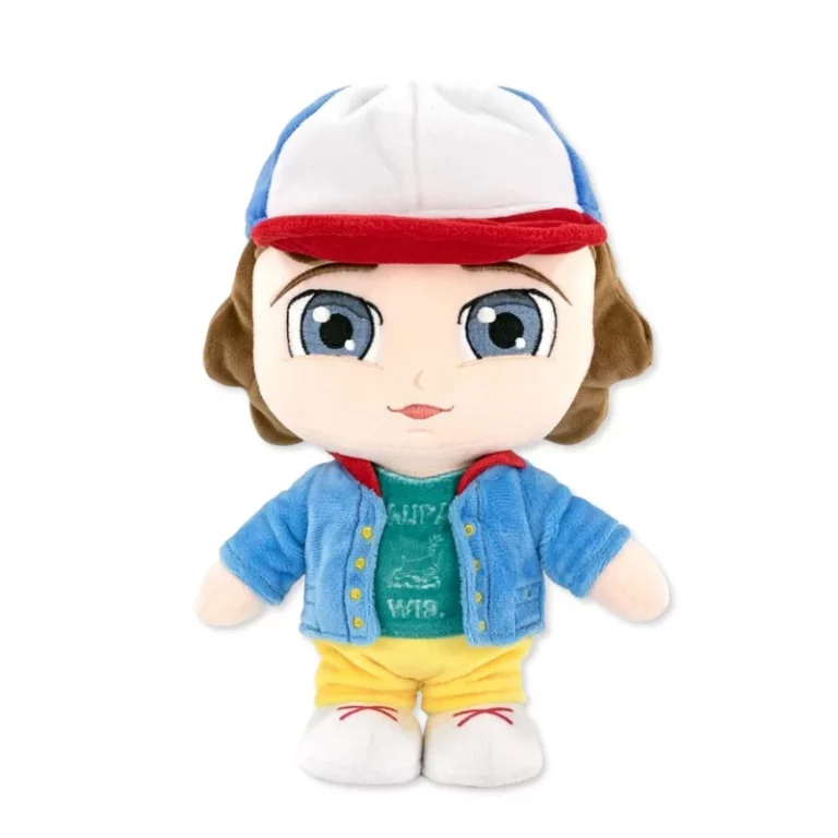 01. Stranger Things Dustin Plišana Igračka, 31cm
