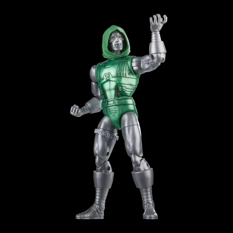 05. Marvel Legends Series Captain Marvel Vs. Doctor Doom Figure, 15cm