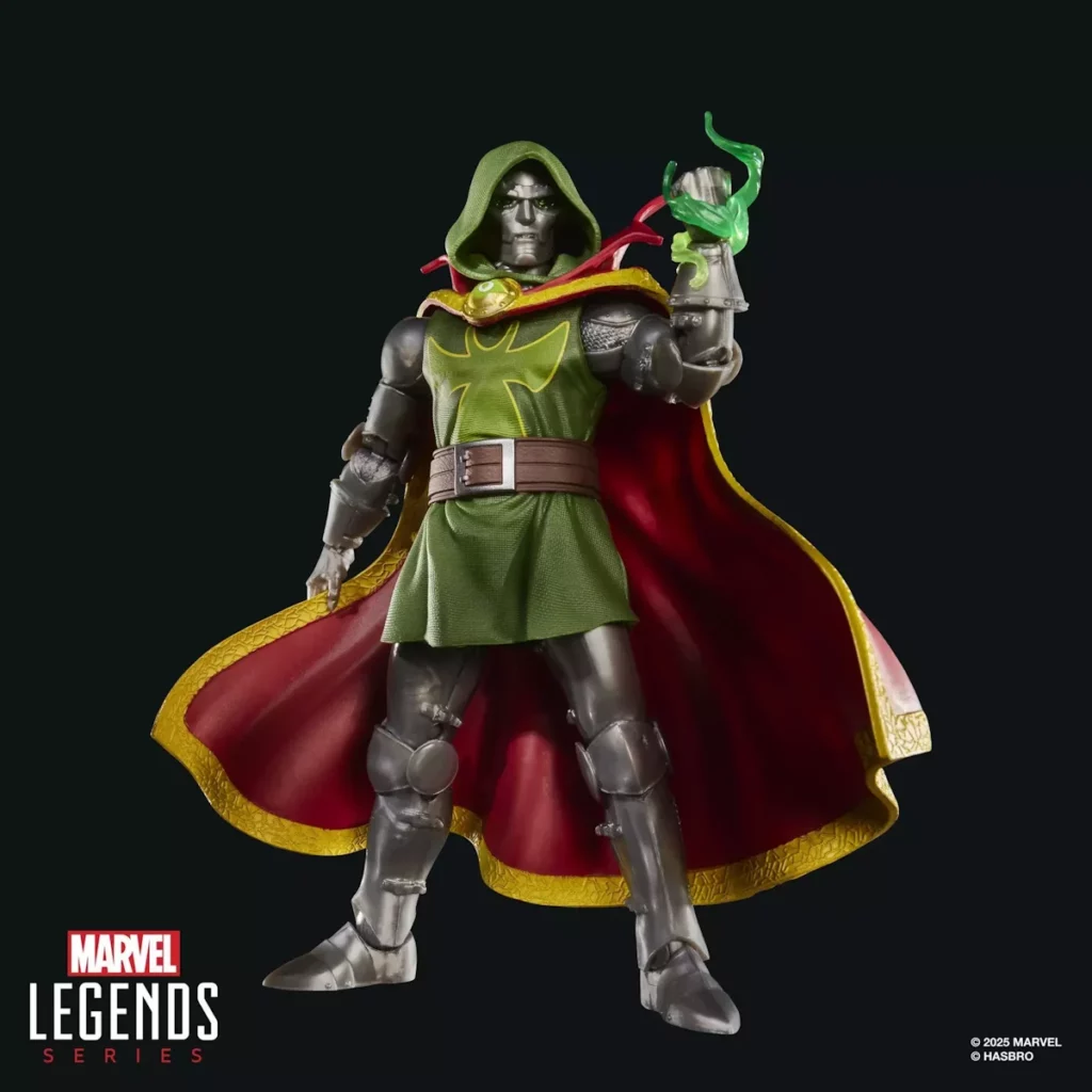 02. Marvel Legends Series Emperor Doom Figura, 15cm