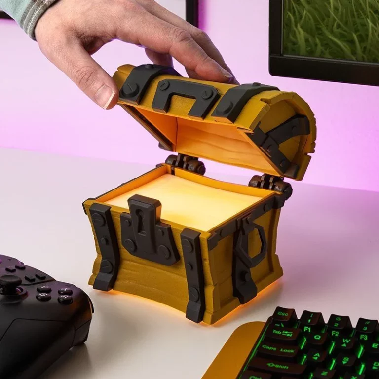 03. Paladone Fortnite Chest Light