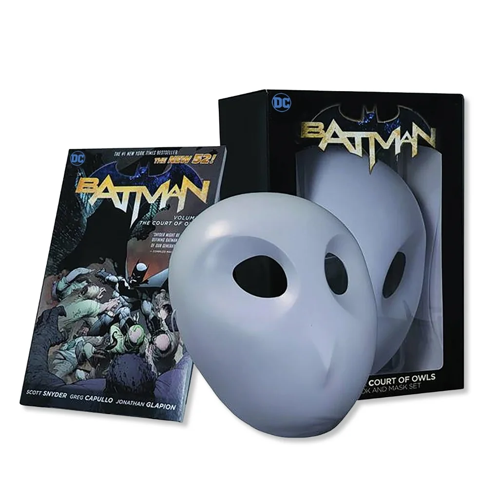 01. Batman The Court Of Owls Mask And Book Set
