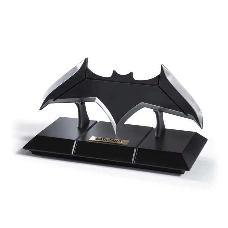 02. Batman Batarang Prop Replica (Justice League)