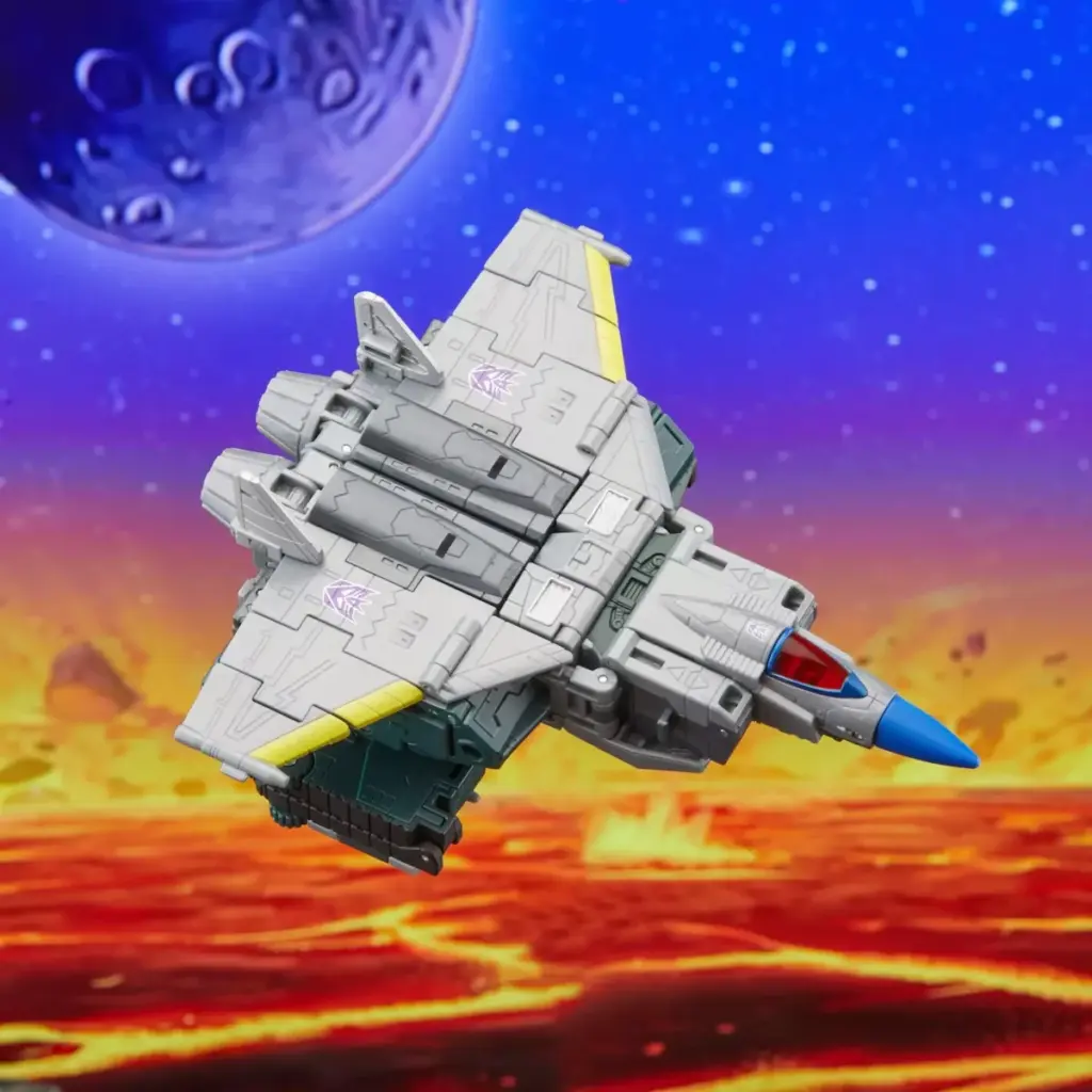 11. Transformers Legacy United Overcharge Figura, 19cm