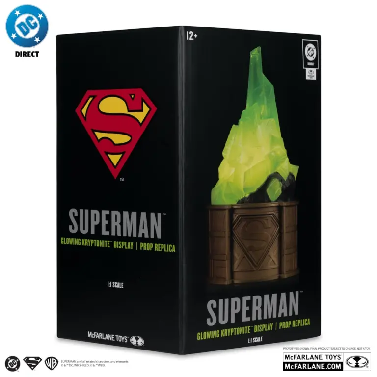 08. Superman Glowing Kryptonite Display Replica