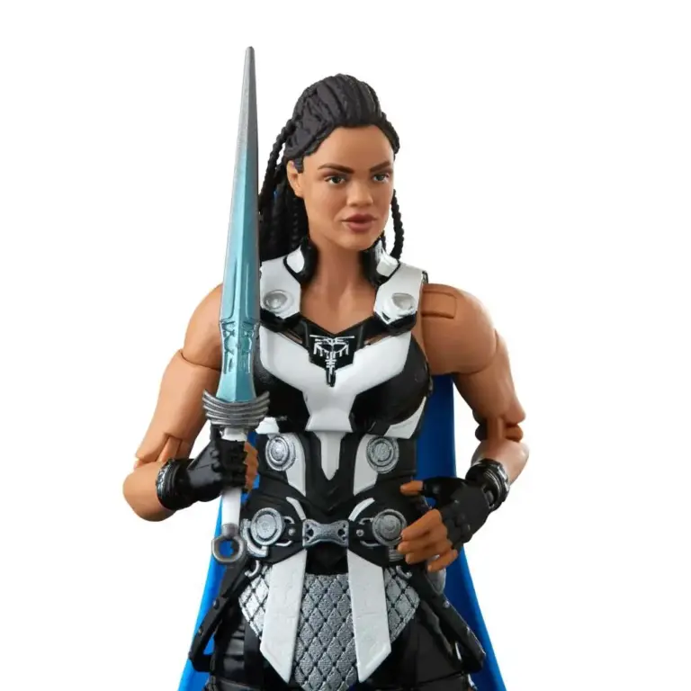 04. Marvel Legends Series Thor King Valkyrie Figura, 15cm